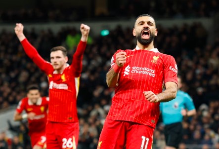 Mo Salah Shines as Liverpool Complete Comeback Against Leicester to Extend Lead