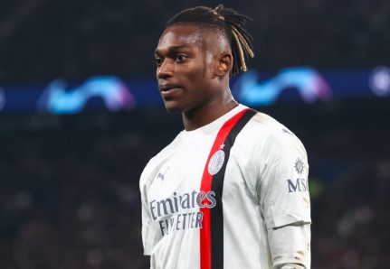 AC Milan Eye PSG’s Out-of-Favor Striker in January Transfer Push: Competition Heats Up