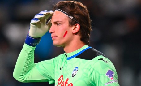 Arsenal Set Sights on Atalanta Goalkeeper Marco Carnesecchi in €40m Battle Amid PSG Interest